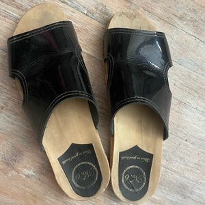 No. 6 Store patent leather slides